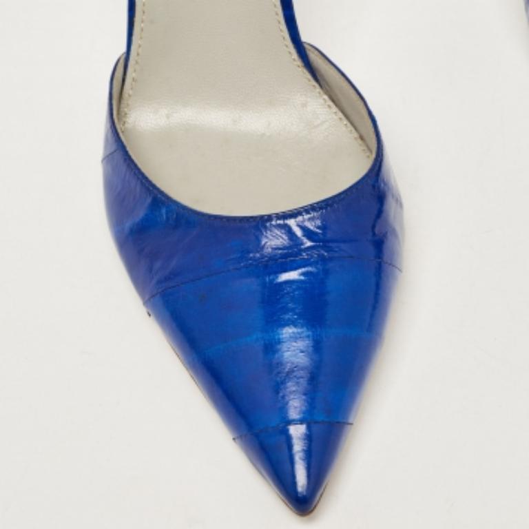Faites preuve de chic avec ces escarpins de créateur. Elles présentent des talons robustes et des semelles durables, parfaits pour vos sorties à la mode !