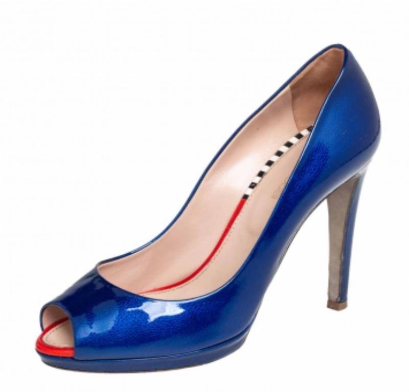 Sergio Rossi Blue Patent Leather Peep Toe Pumps Size 36 In Good Condition For Sale In Dubai, Al Qouz 2