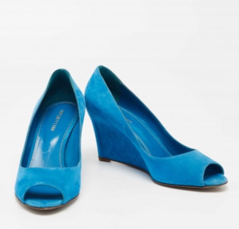 Sergio Rossi Bleu Suede Peep Toe Wedge Pumps Size 40.5 Bon état - En vente à Dubai, Al Qouz 2