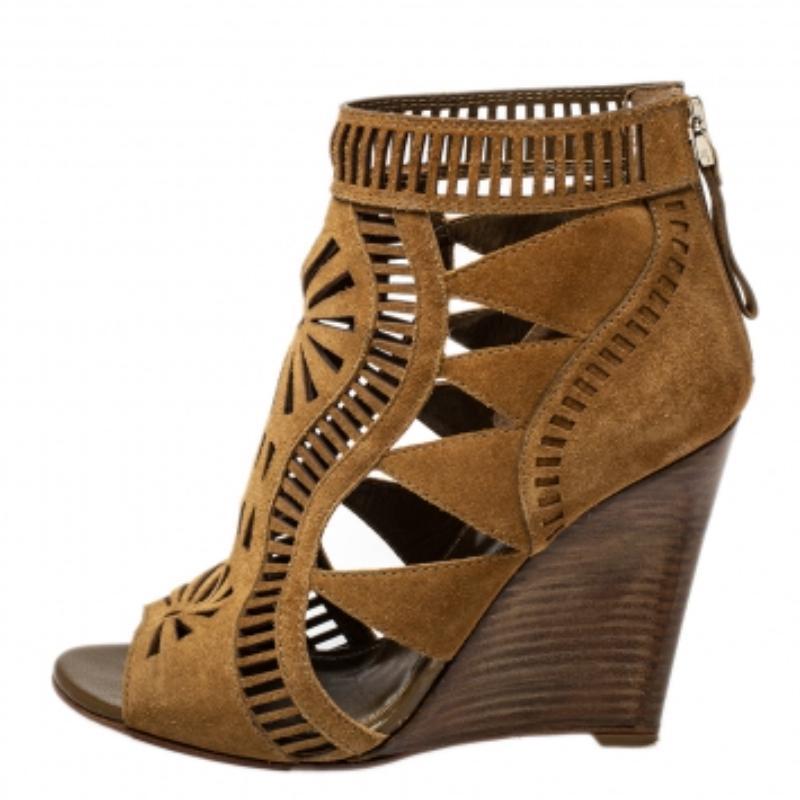 Sergio Rossi Brown Laser Cut Suede Open Toe Booties Size 36 In Good Condition For Sale In Dubai, Al Qouz 2