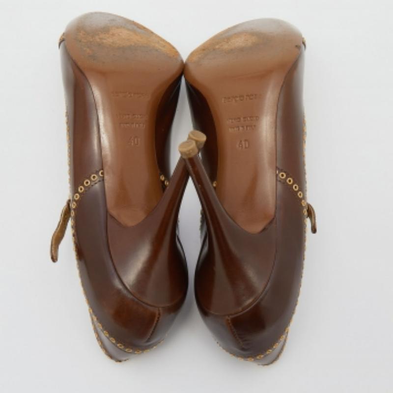 Sergio Rossi Pumps Mary Jane con occhiello in pelle marrone taglia 40 in vendita 2