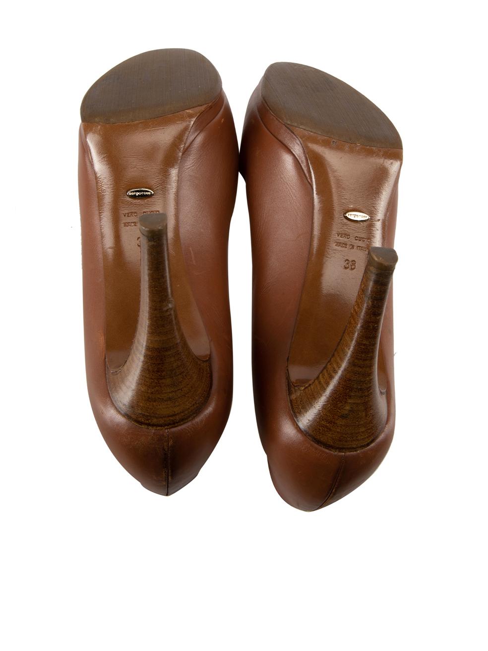 Women's Sergio Rossi Brown Leather Slip On Pumps Size IT 38 For Sale
