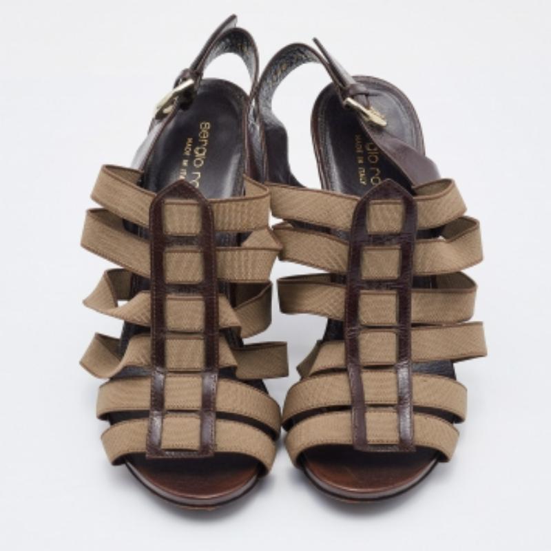Ces chaussures de créateur intemporelles pour femmes sont conçues pour durer saison après saison. Ils ont un ajustement confortable et une finition de haute qualité.