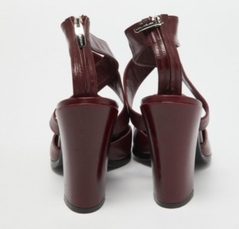 Sergio Rossi escarpins croisés en cuir bordeaux taille 38,5 en vente 1