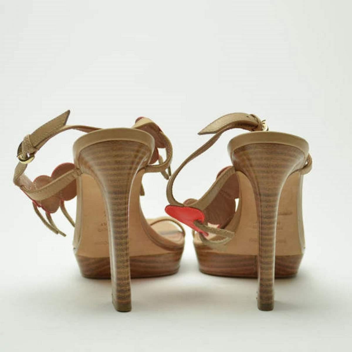 Sergio Rossi Cherry Platform Sandals Size 38.5 In Good Condition For Sale In Dubai, Al Qouz 2
