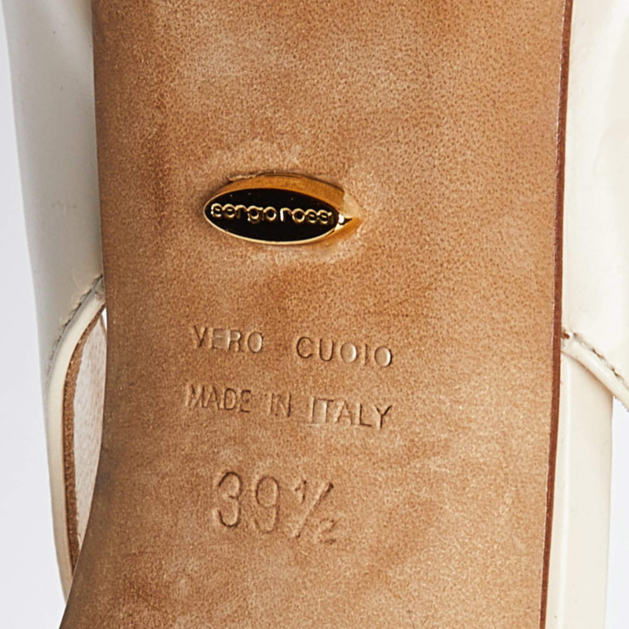 Sergio Rossi, in pelle verniciata color crema, con piattaforma a spalla, misura 39,5 in vendita 3