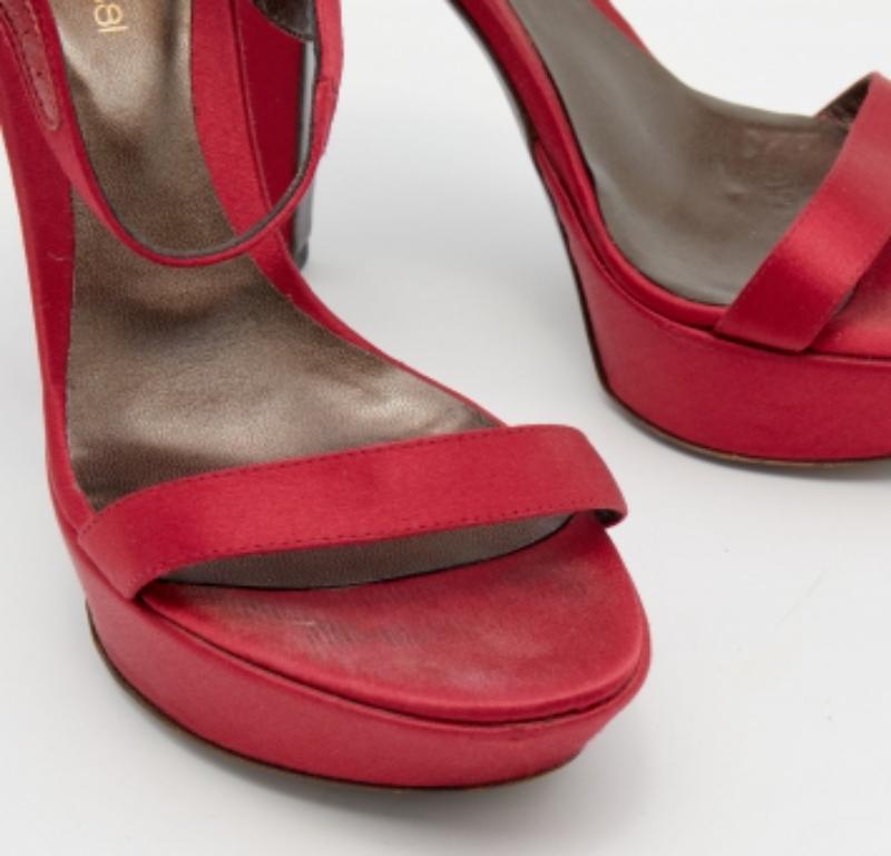 Women's Sergio Rossi Fuchsia Satin Ankle Strap Platform Sandals Size 35.5 For Sale