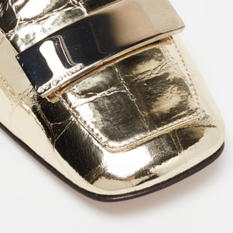 Sergio Rossi Mocasines plegables de ante y charol de cocodrilo dorado SR1 Talla 36.5 en Bueno estado para la venta en Dubai, Al Qouz 2