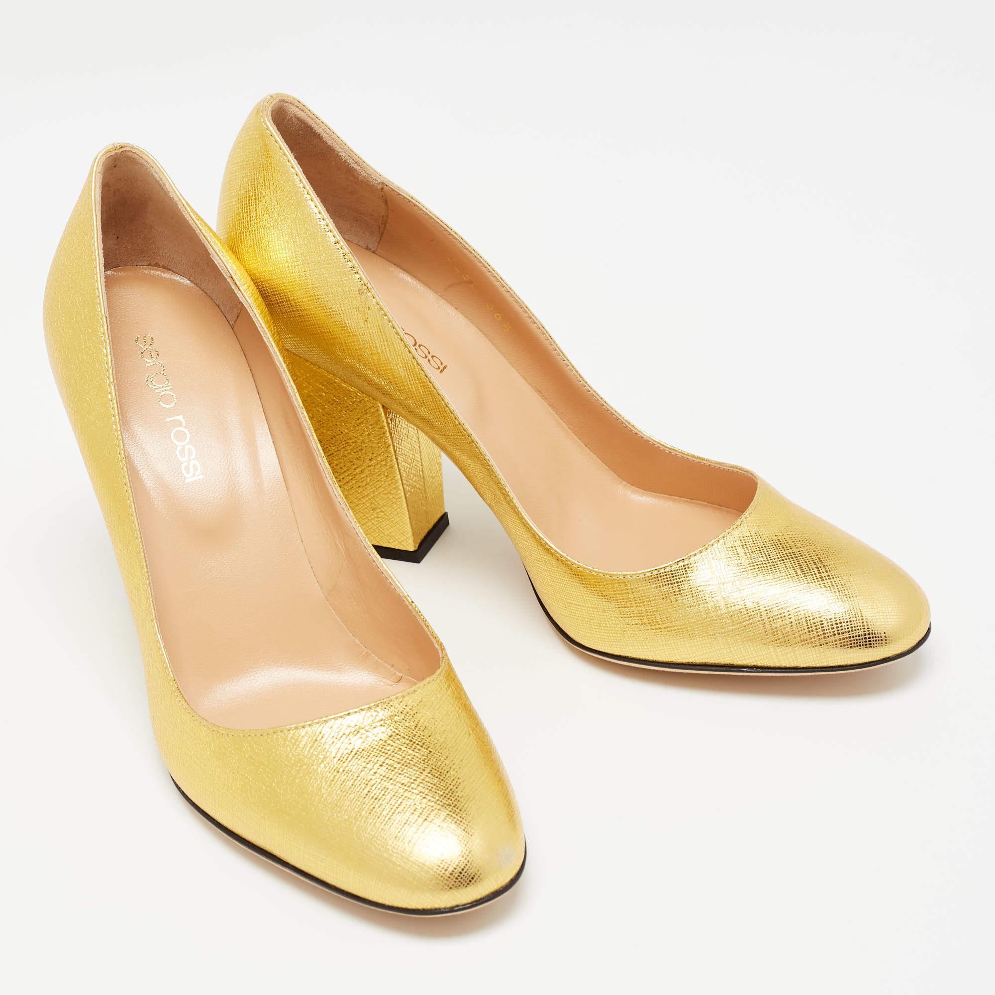 Sergio Rossi - Décolleté con tacco in pelle d'oro misura 36,5 In condizioni discrete a Dubai, Al Qouz 2