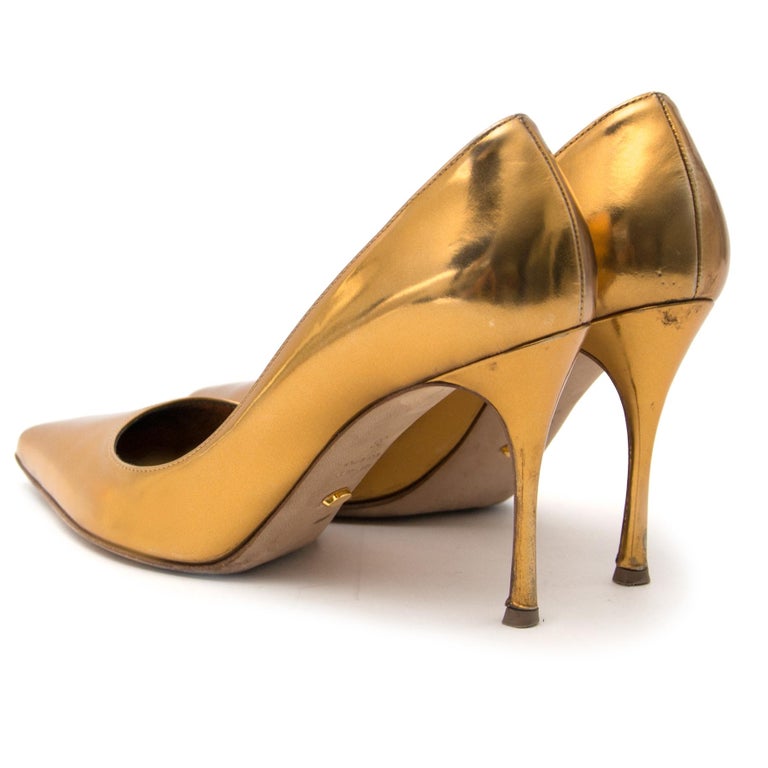 Sergio Rossi Gold Metallic Pump - Size 36 For Sale at 1stDibs