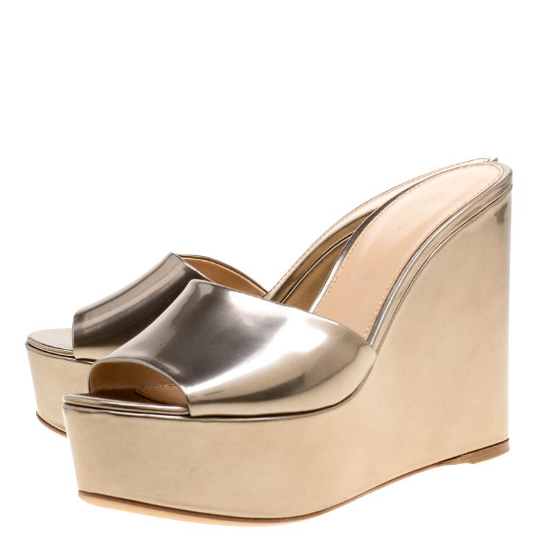 Sergio Rossi Gold Patent Leather Lakeesha Wedge Slides Size 41 3