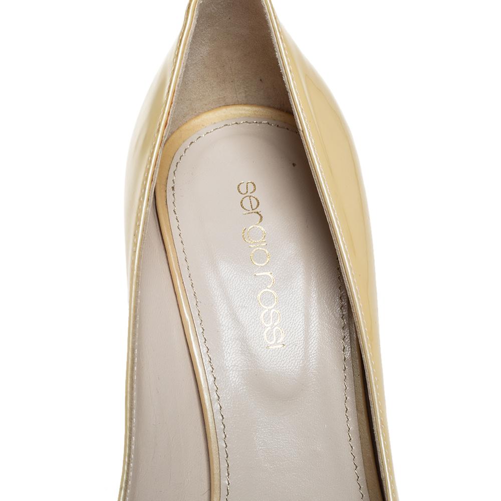 Sergio Rossi Gold Patent Leather Platform Pumps Size 36.5 For Sale 2