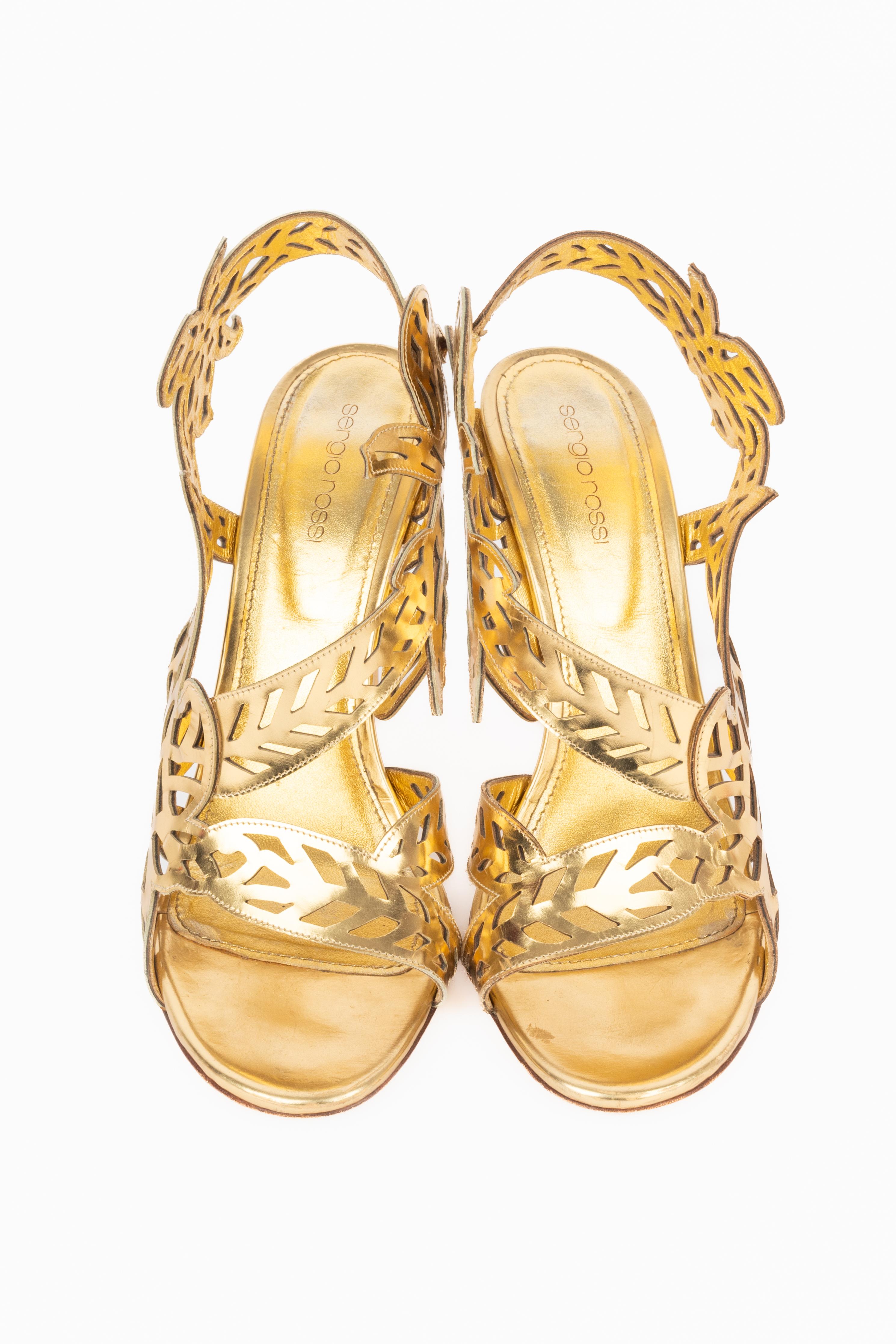 Arancia Sergio Rossi, tacchi a spillo in pelle dorata in vendita