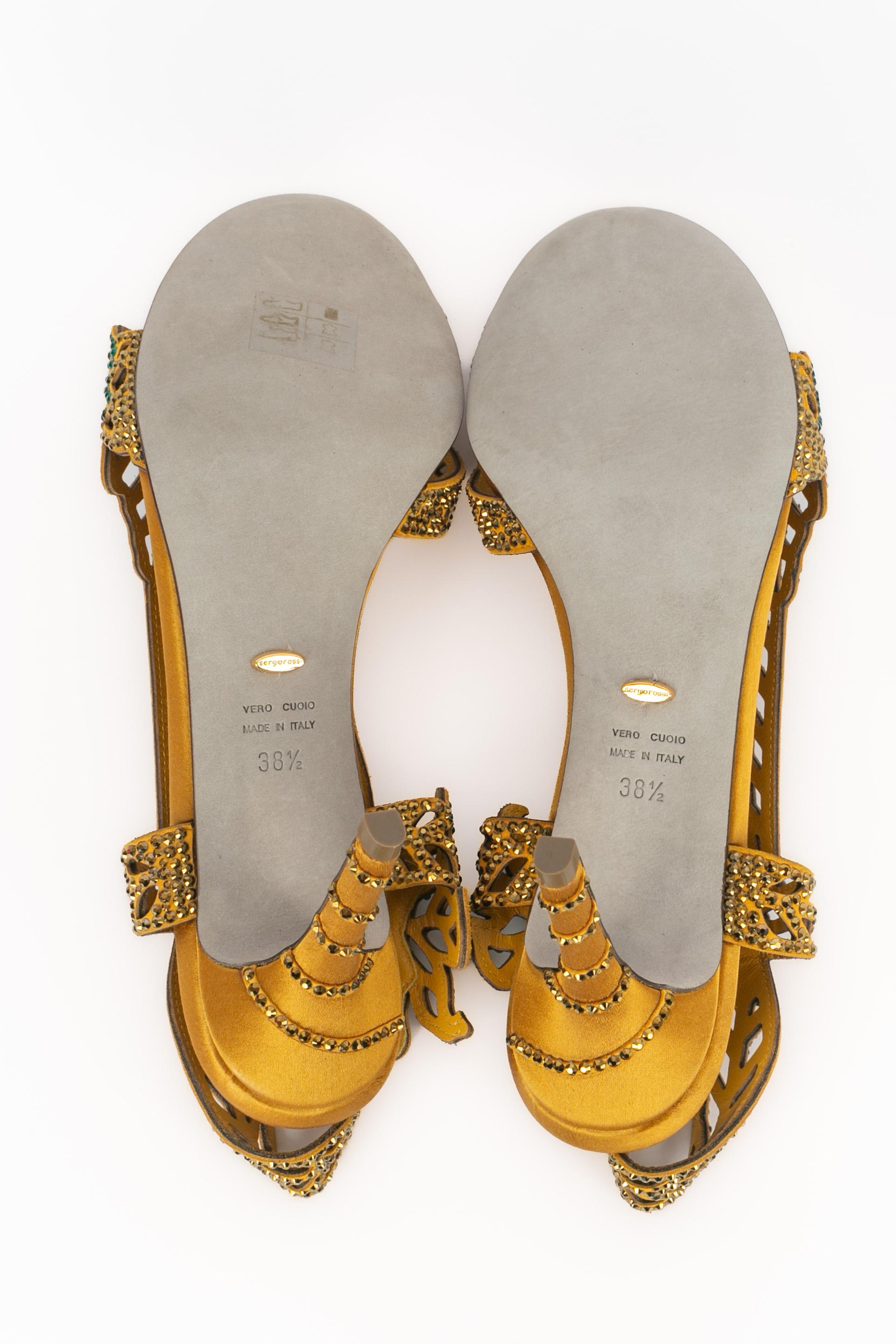 Sergio Rossi goldene Pumps im Angebot 4
