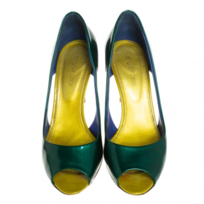 Sergio Rossi Green/Blue Patent Leather Peep Toe Pump Size 37 In Good Condition For Sale In Dubai, Al Qouz 2