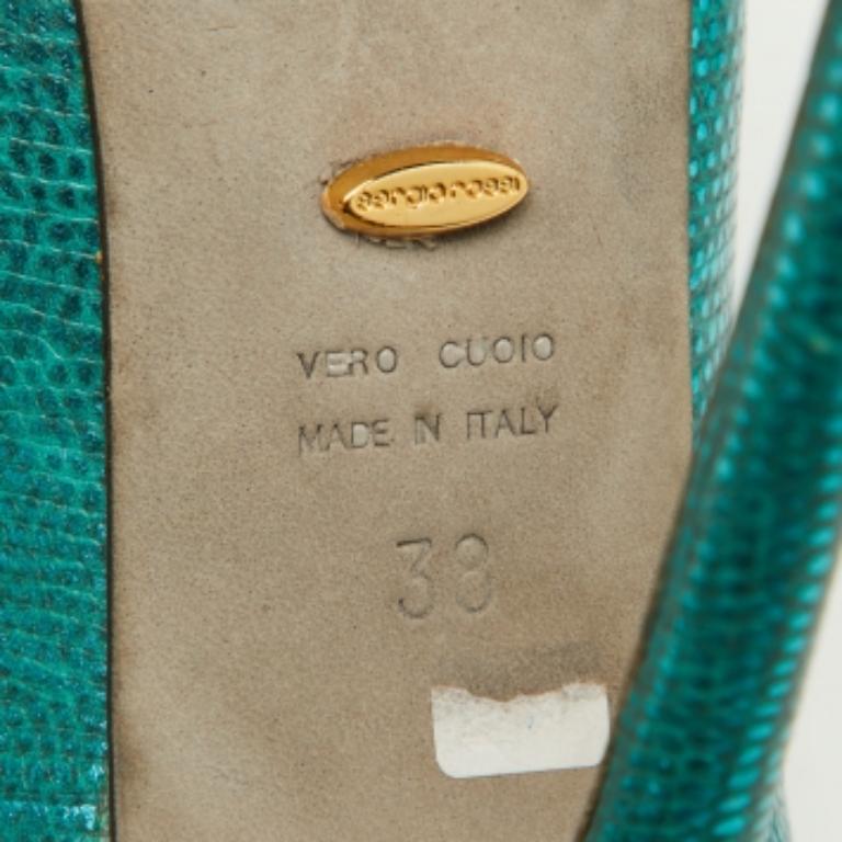 Sergio Rossi Bombas de plataforma de piel grabada con corte láser verde talla 38 en Bueno estado para la venta en Dubai, Al Qouz 2