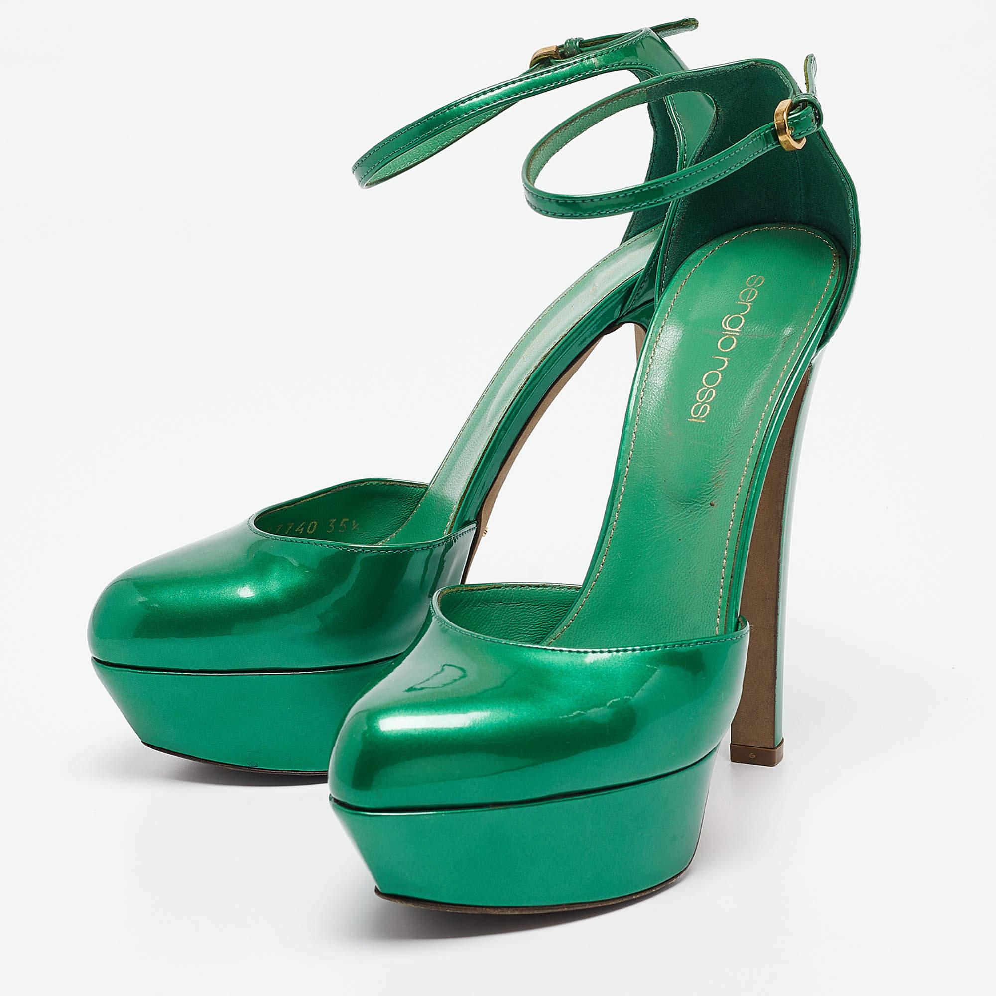 Discover footwear elegance with these designer womens pumps. Meticulously designed these heels marry fashion and comfort ensuring you shine in every setting.