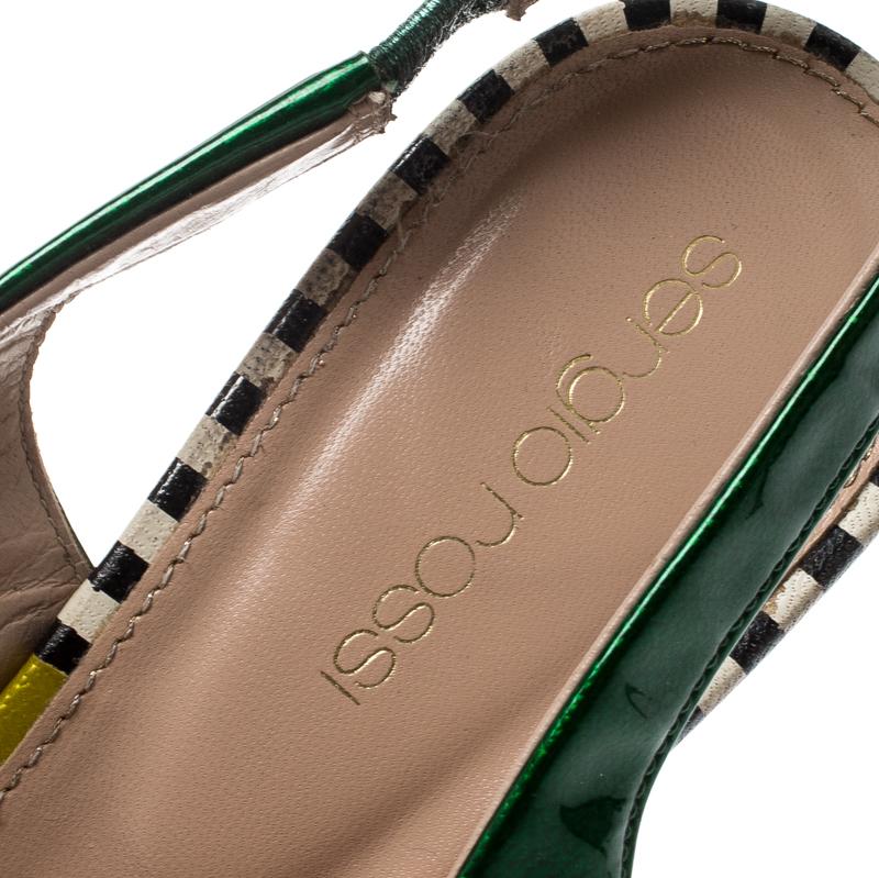 Sergio Rossi Grüne Peep Toe Slingback-Sandalen aus Lackleder Größe 37 im Angebot 1
