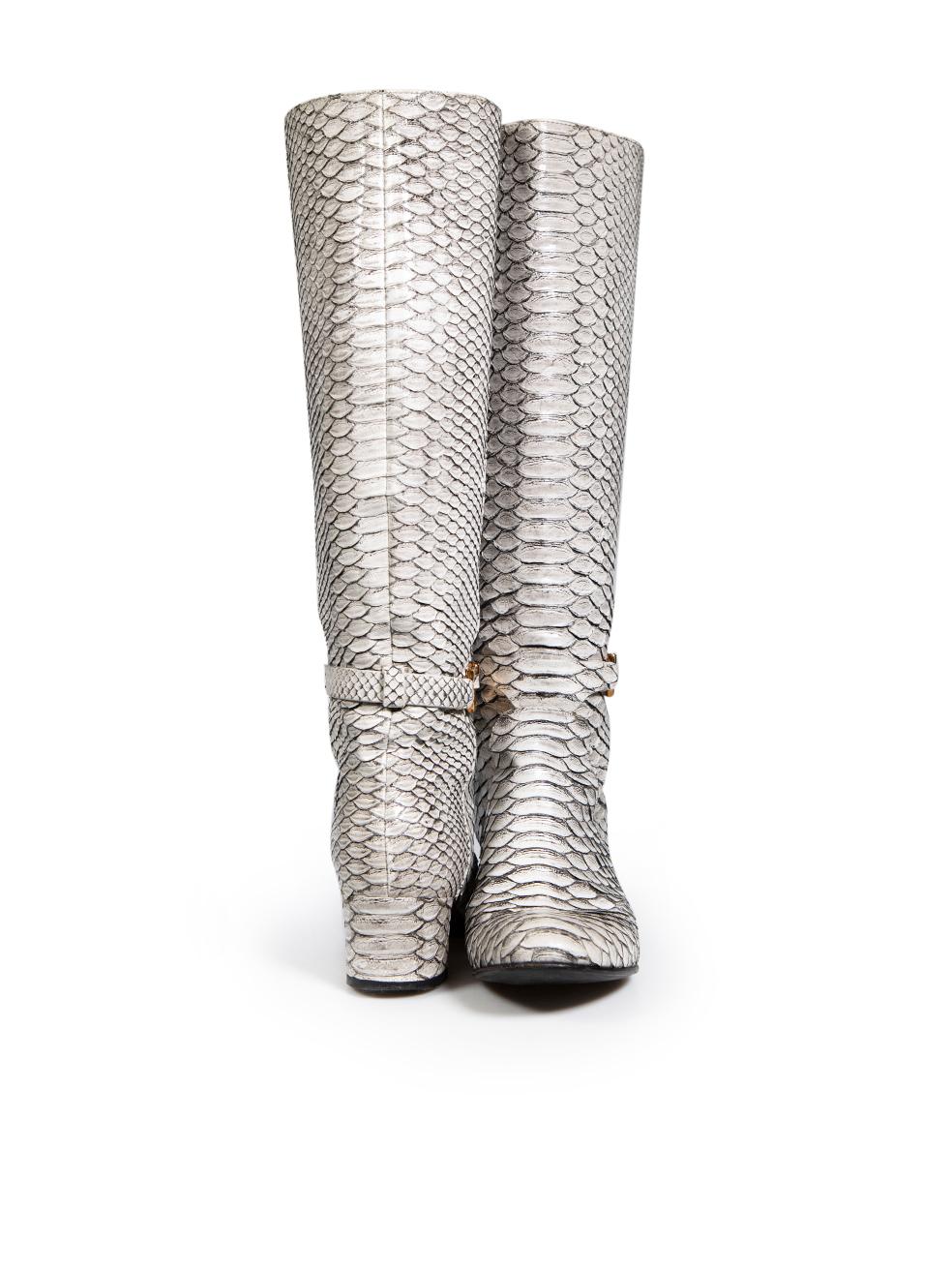 Sergio Rossi Graue Python-Kniehohe Stiefel Größe IT 37 im Zustand „Gut“ im Angebot in London, GB