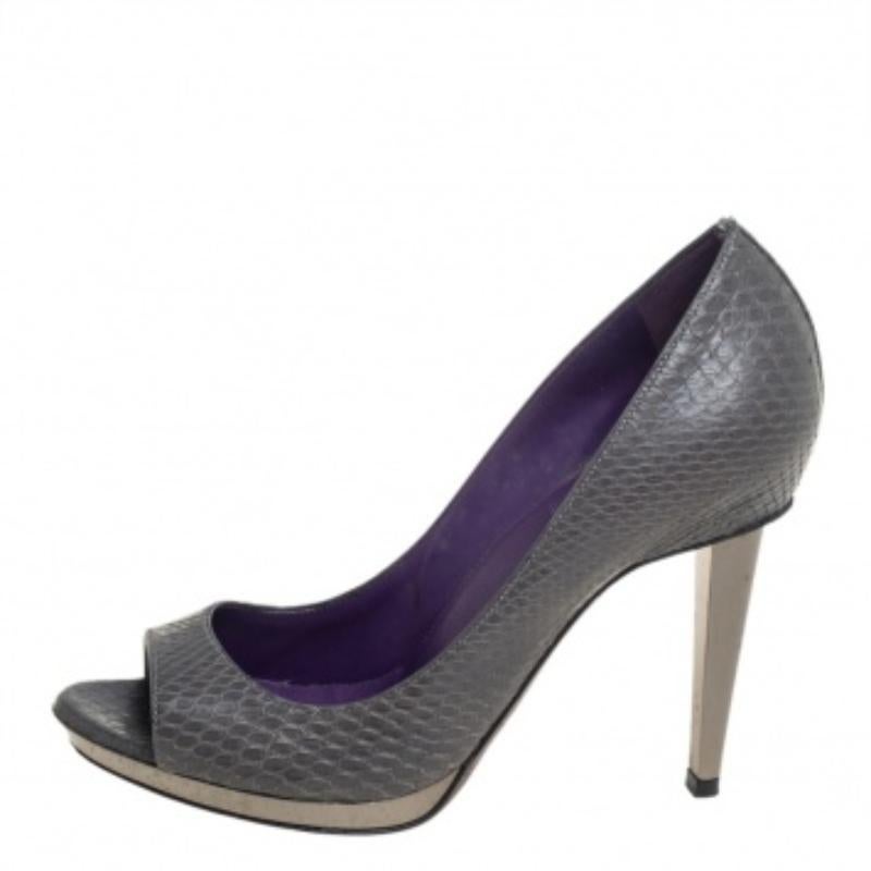Sergio Rossi Grey Python Leather Peep Toe Pumps Size 37.5 In Good Condition For Sale In Dubai, Al Qouz 2