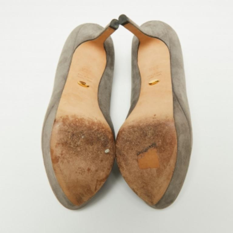 Gris Sergio Rossi escarpins à bout ouvert en daim gris, taille 38,5 en vente