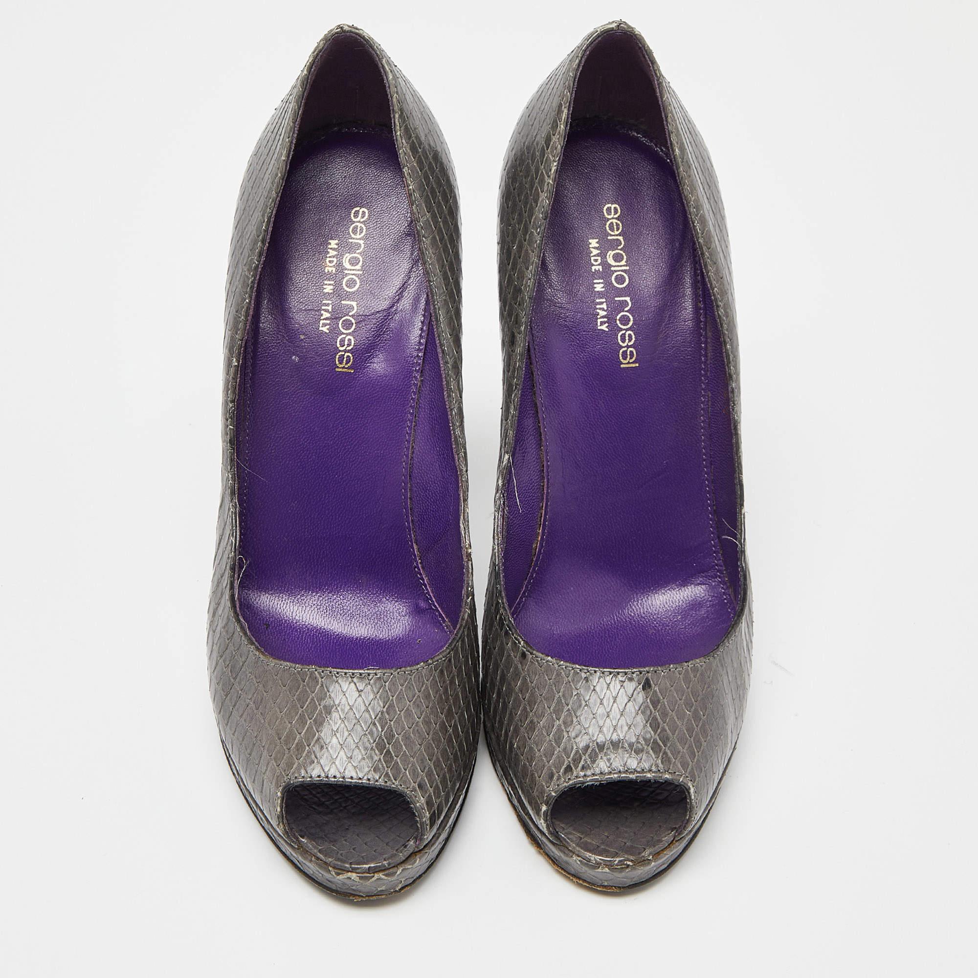 Gris Sergio Rossi escarpins à bout ouvert en cuir de serpent gris taille 36,5 en vente