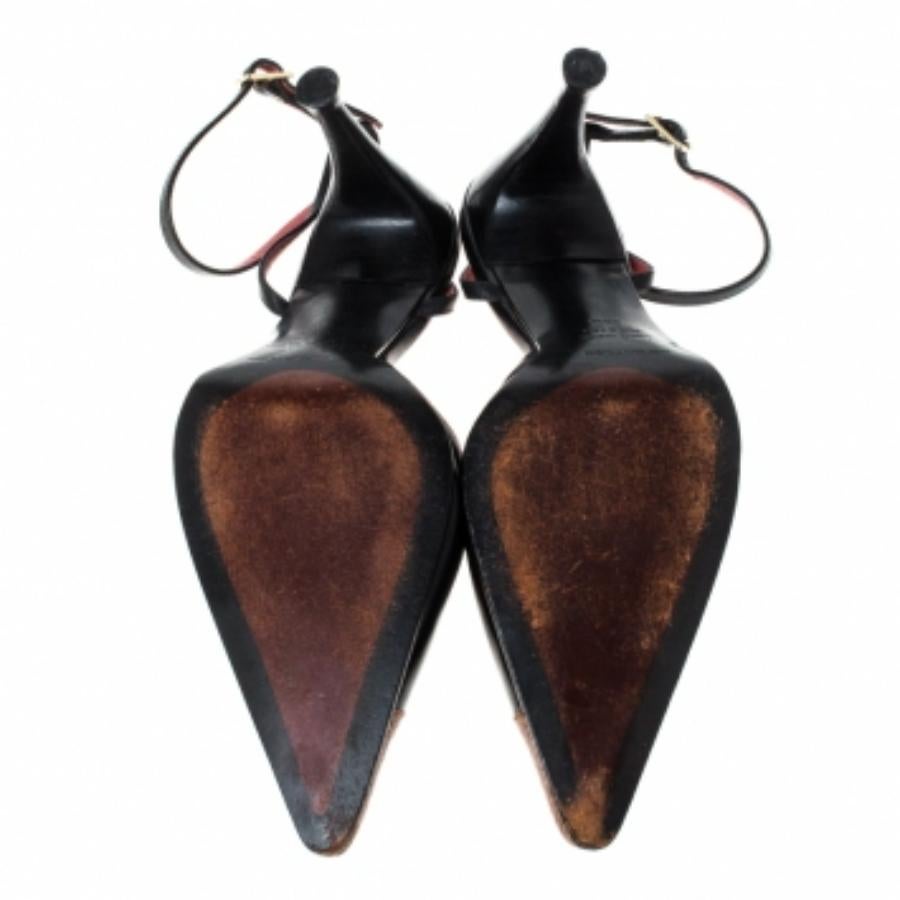 Noir Sergio Rossi - Sandales en cuir bordées d'autruche à bout pointu et à lanière de cheville - Taille 38,5 en vente