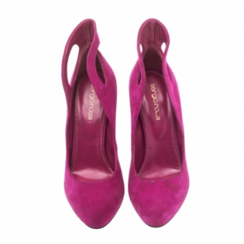 Sergio Rossi Magenda Suede Oblo Cut Out Pumps Size 36 en Bueno estado para la venta en Dubai, Al Qouz 2