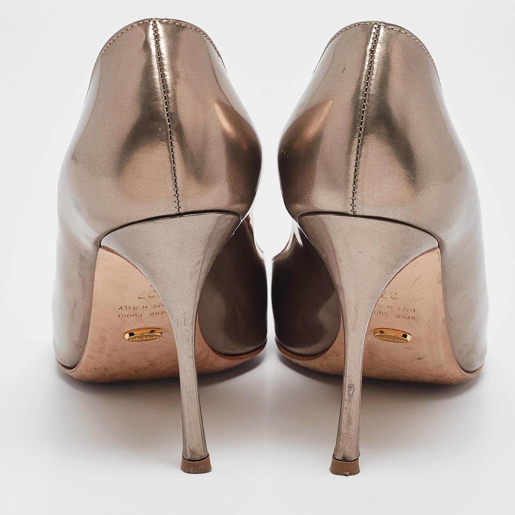 Sergio Rossi escarpins à bout pointu en cuir bronze métallisé, taille 37 Pour femmes en vente