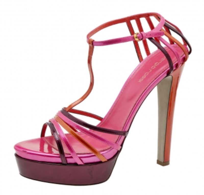 Sergio Rossi Multicolor Patent Leather T-Strap Platform Sandals Size 40 In Good Condition For Sale In Dubai, Al Qouz 2