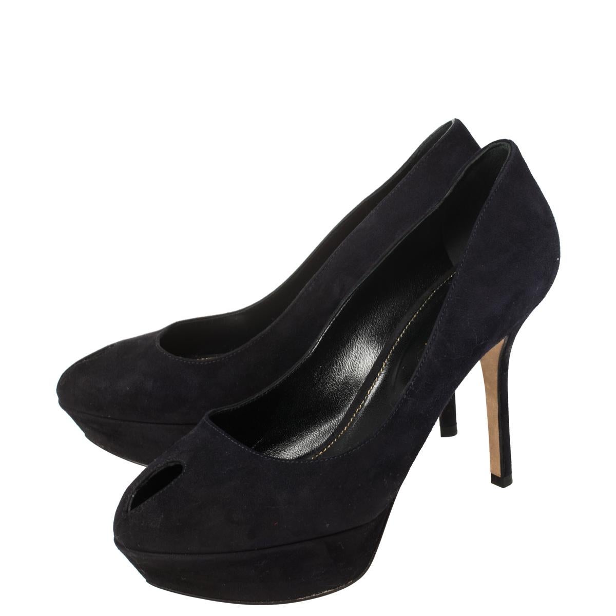 Sergio Rossi Navy Blue Suede Peep Toe Platform Pumps Size 38.5 In Good Condition For Sale In Dubai, Al Qouz 2