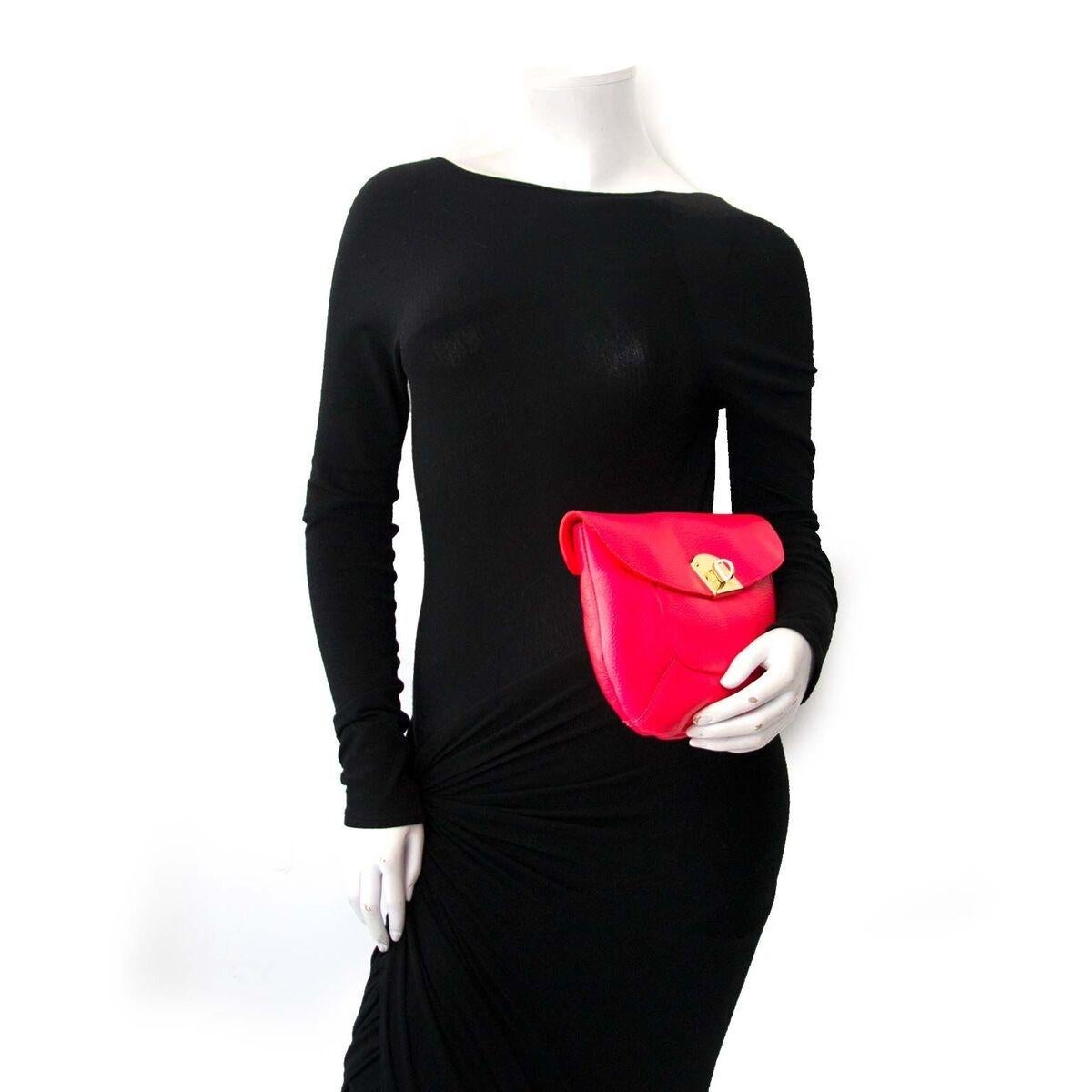 Sergio Rossi Neon Pink Clutch In Excellent Condition In Antwerp, BE