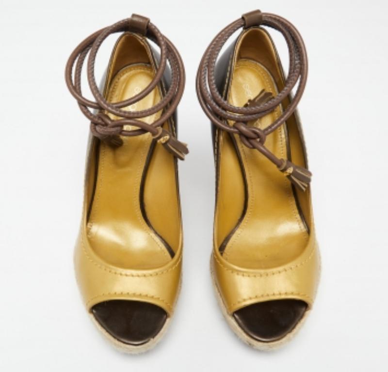 Brown Sergio Rossi Ombre Gold Leather and Jute Ankle Wrap Wedge Pumps Size 39.5 For Sale