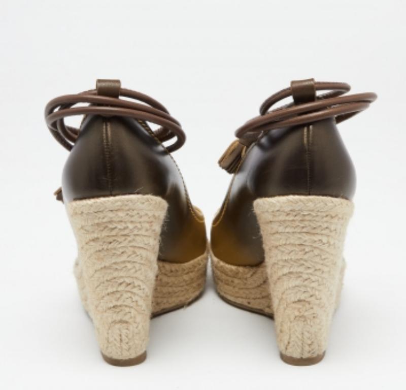 Sergio Rossi Ombre Gold Leather and Jute Ankle Wrap Wedge Pumps Size 39.5 For Sale 2