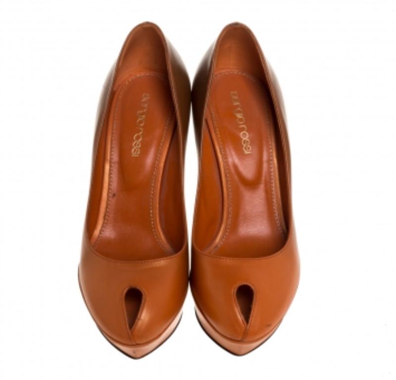Sergio Rossi Orange/Brown Leather Peep Toe Platform Pumps Size 35 In Fair Condition For Sale In Dubai, Al Qouz 2