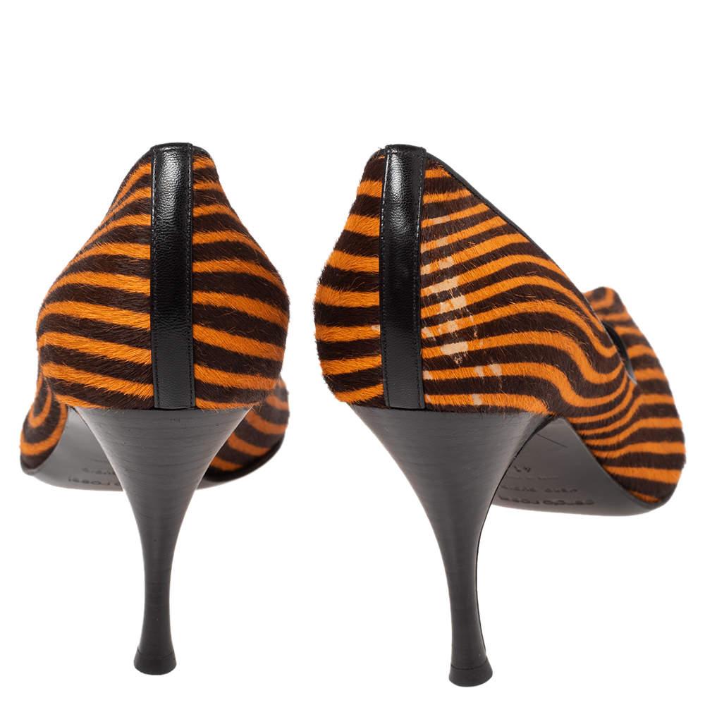 Black Sergio Rossi Orange/Brown Stripes Print Pony Hair Pointed Toe Pumps Size 41 For Sale