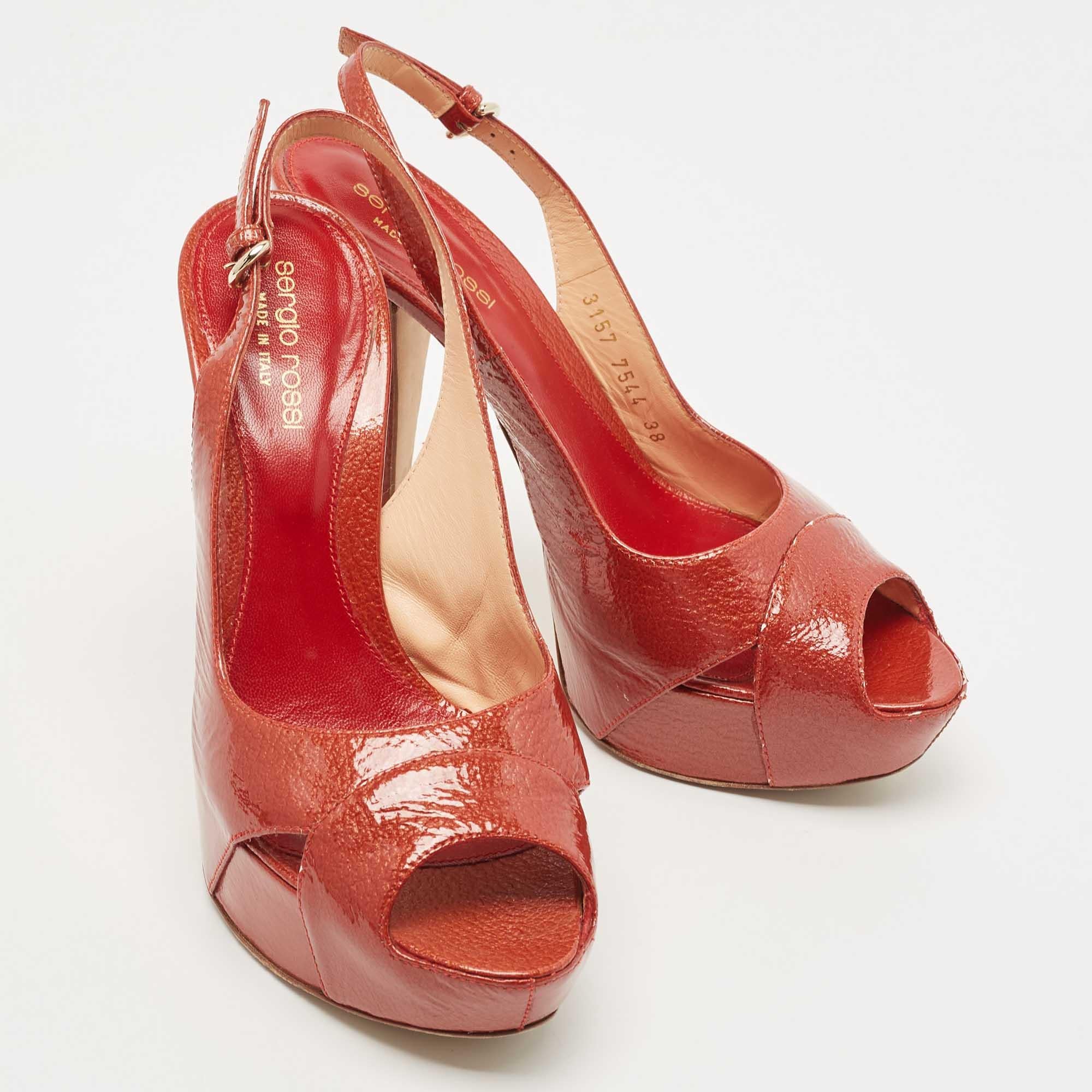 Sergio Rossi Orange Patent Leather Peep Toe Platform Slingback Sandals Size 38 In Good Condition For Sale In Dubai, Al Qouz 2