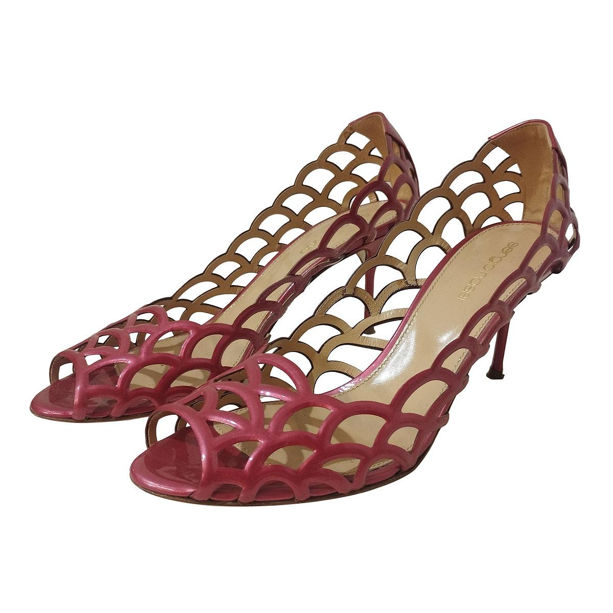 Super chic Sergio Rossi open toe
Perforated open toe
Patent leather
Cyclamen color
See through
Heel height cm 7,5 (2,95 inches)
Worldwide express shipping included in the price
