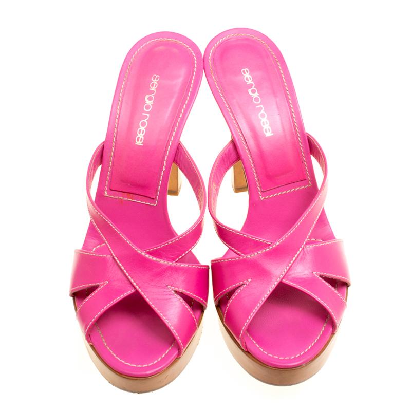 Sergio Rossi Pink Leather Peep Toe Platform Slides Size 38 In Good Condition In Dubai, Al Qouz 2
