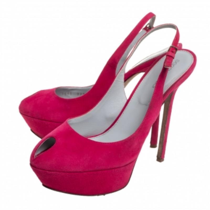 Sergio Rossi Pink Suede Cachet Peep Toe Platform Slingback Sandals Size 39 In Good Condition For Sale In Dubai, Al Qouz 2