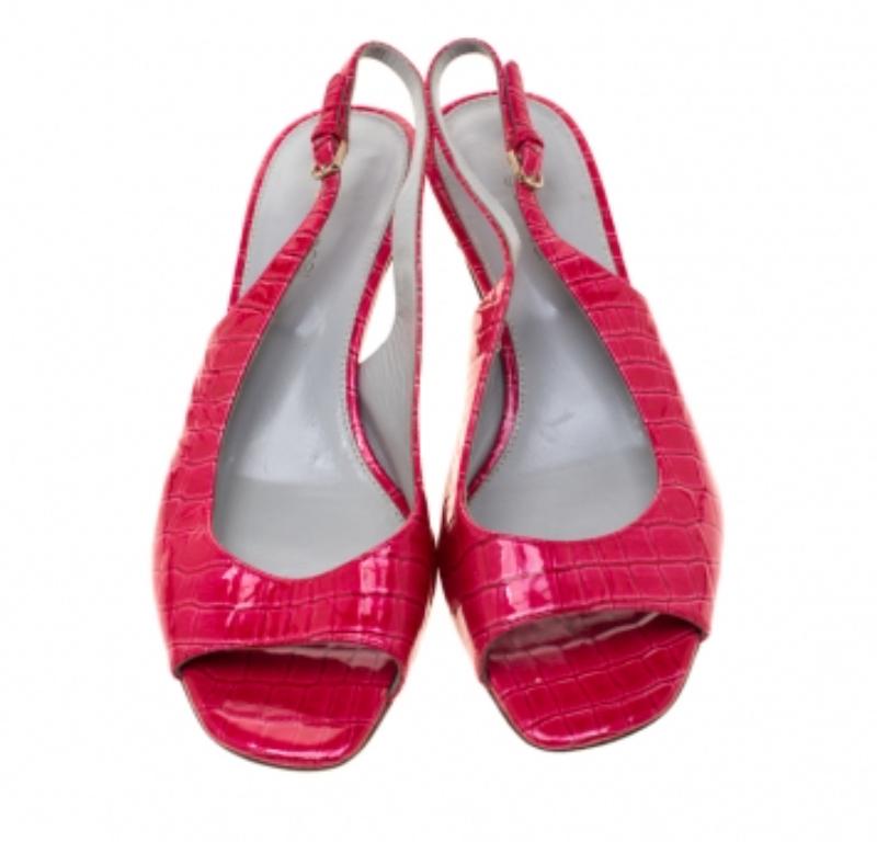Sergio Rossi Rote Slingback-Sandalen aus Leder mit Krokodillederprägung und offener Zehe Größe 38 Damen im Angebot