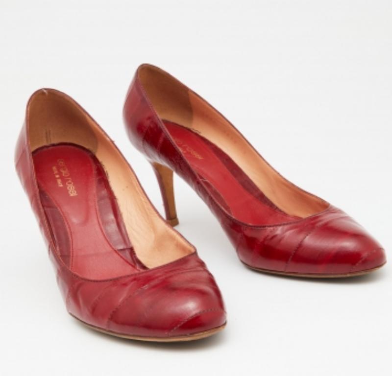Sergio Rossi Rotes Aalleder Pumps mit rundem Zehenbereich Größe 39 Damen im Angebot