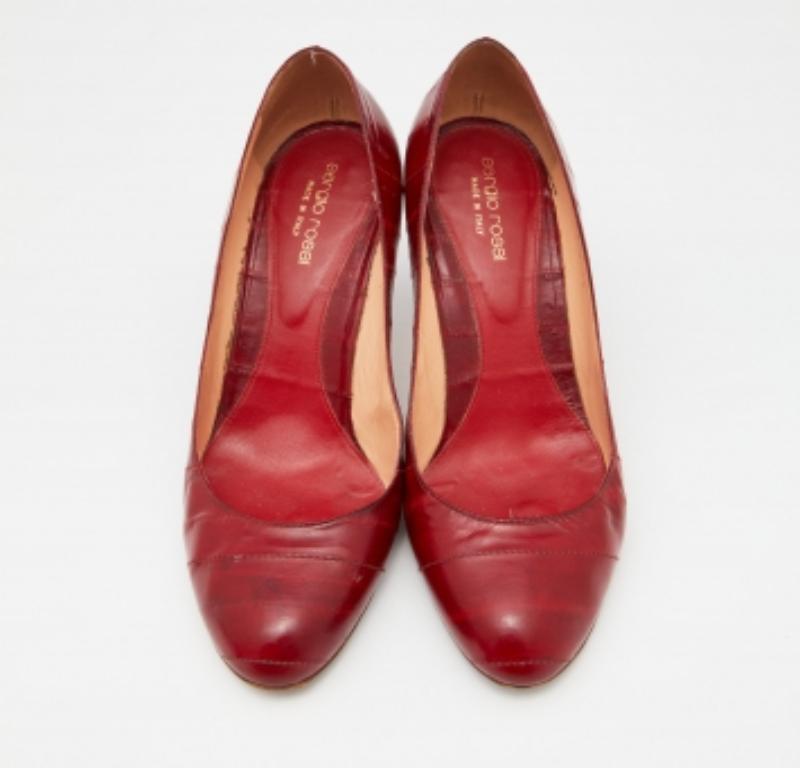 Sergio Rossi Rotes Aalleder Pumps mit rundem Zehenbereich Größe 39 im Angebot 3