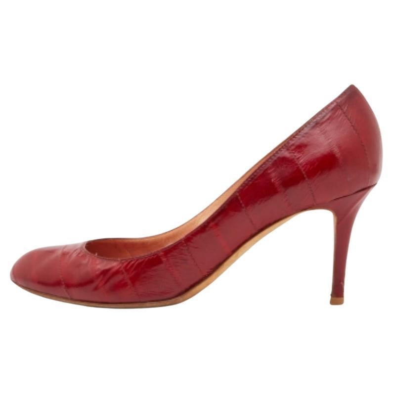 Sergio Rossi Rotes Aalleder Pumps mit rundem Zehenbereich Größe 39 im Angebot