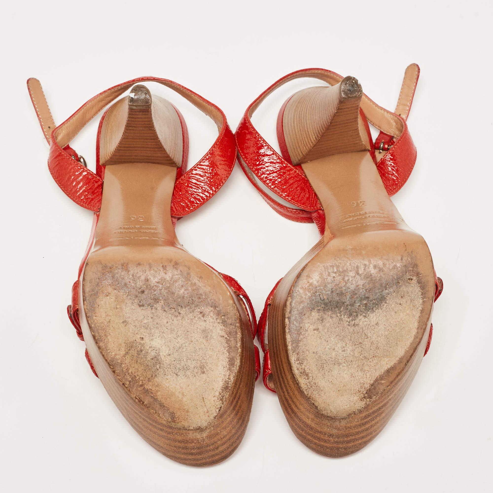 Sergio Rossi Rote Lackleder-Sandalen mit Slingback-Sandalen Größe 36 im Angebot 1