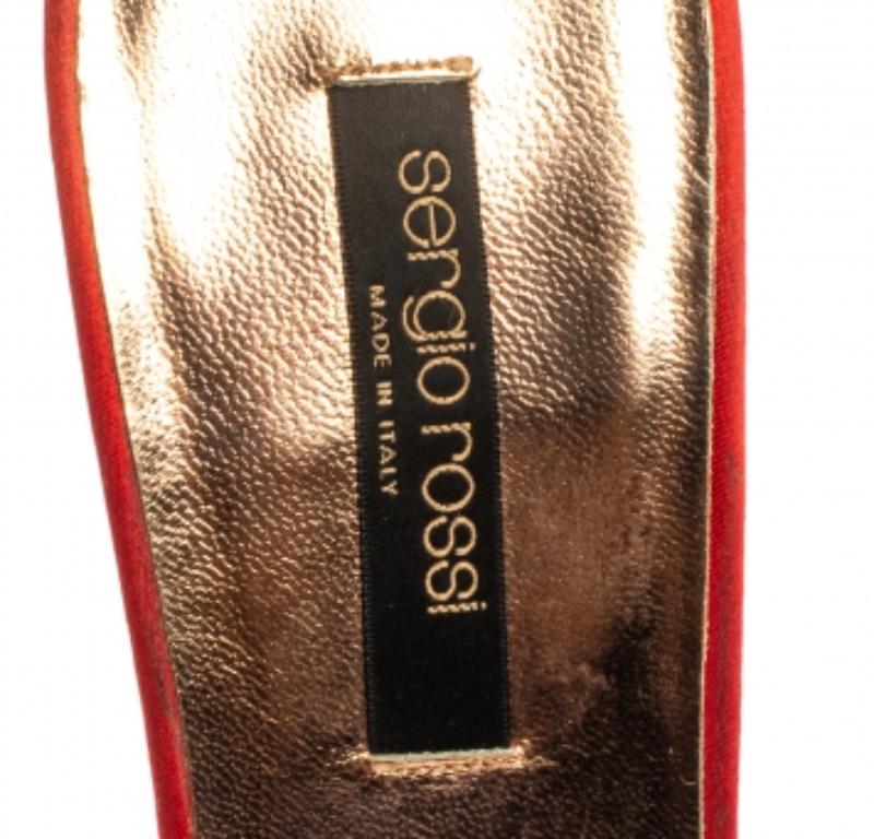 Sergio Rossi Red Satin Crystal Embellished Slip On Sandals Size 37.5 In Good Condition For Sale In Dubai, Al Qouz 2