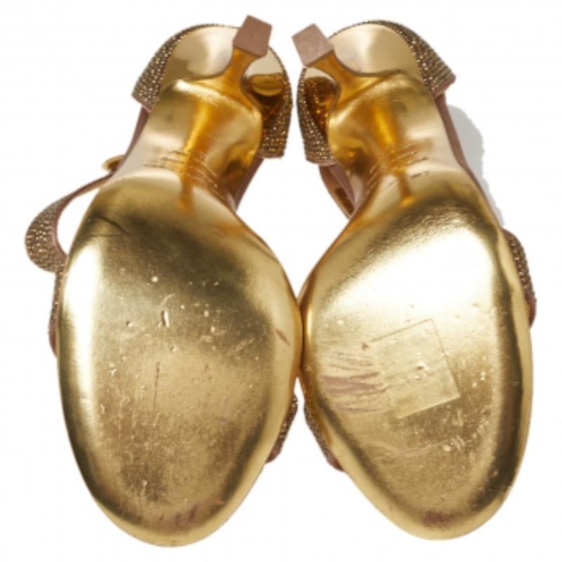Sergio Rossi Satin und Kristall verschönert Nieten Riemchensandalen Größe 37 (Braun) im Angebot