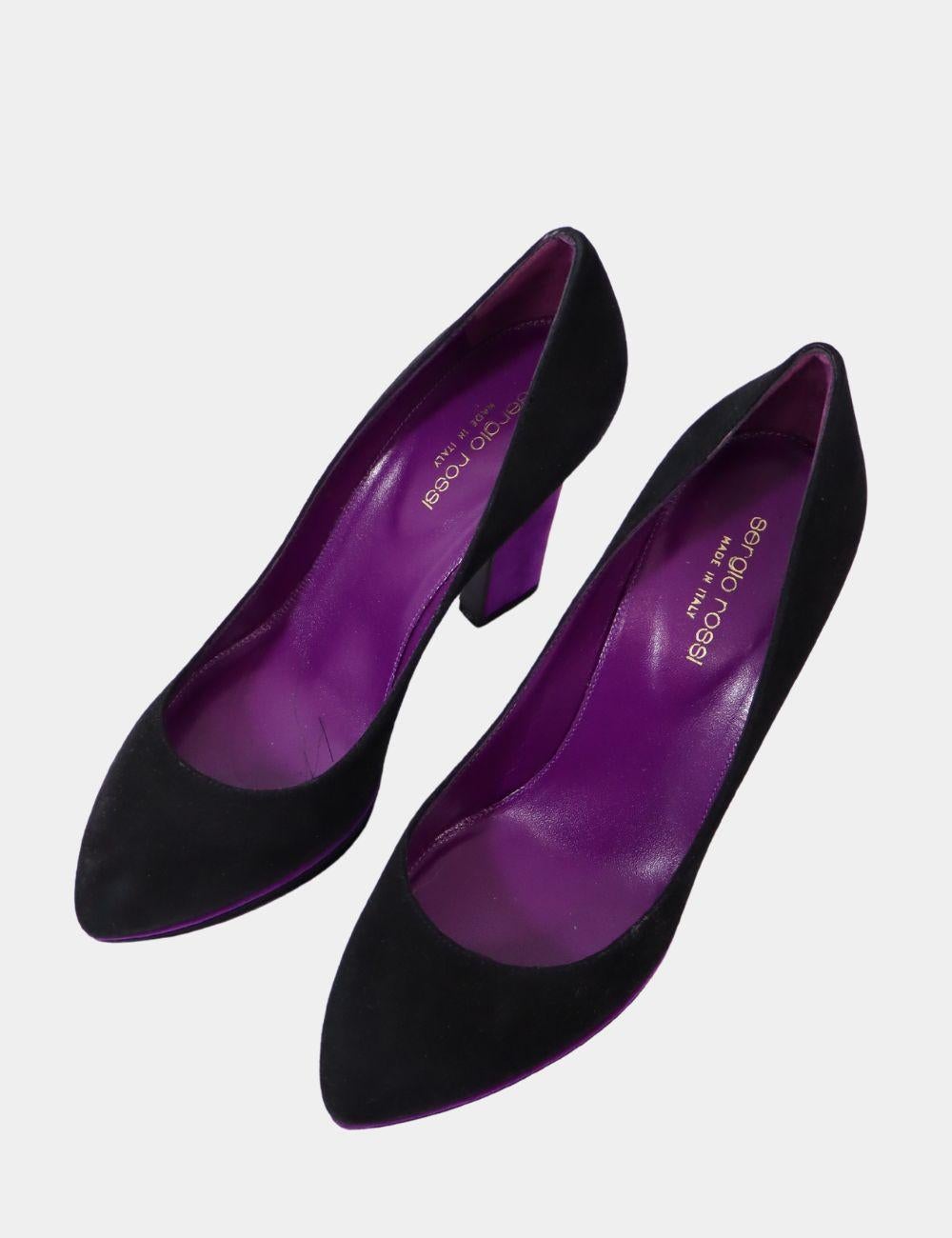 Sergio Rossi Suede Pumps, features a pointed toe, color block and block purple heel.

Material: Suede
Size: EU 38
Heel: 9.5cm
Overall Condition: Good
Interior Condition: Signs of use
Exterior Condition: Light scratches 