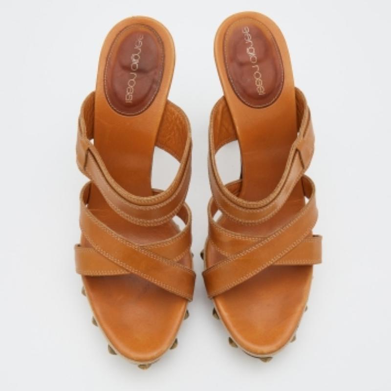 Brown Sergio Rossi Tan Leather Strappy Studded Platform Sandals Size 40 For Sale