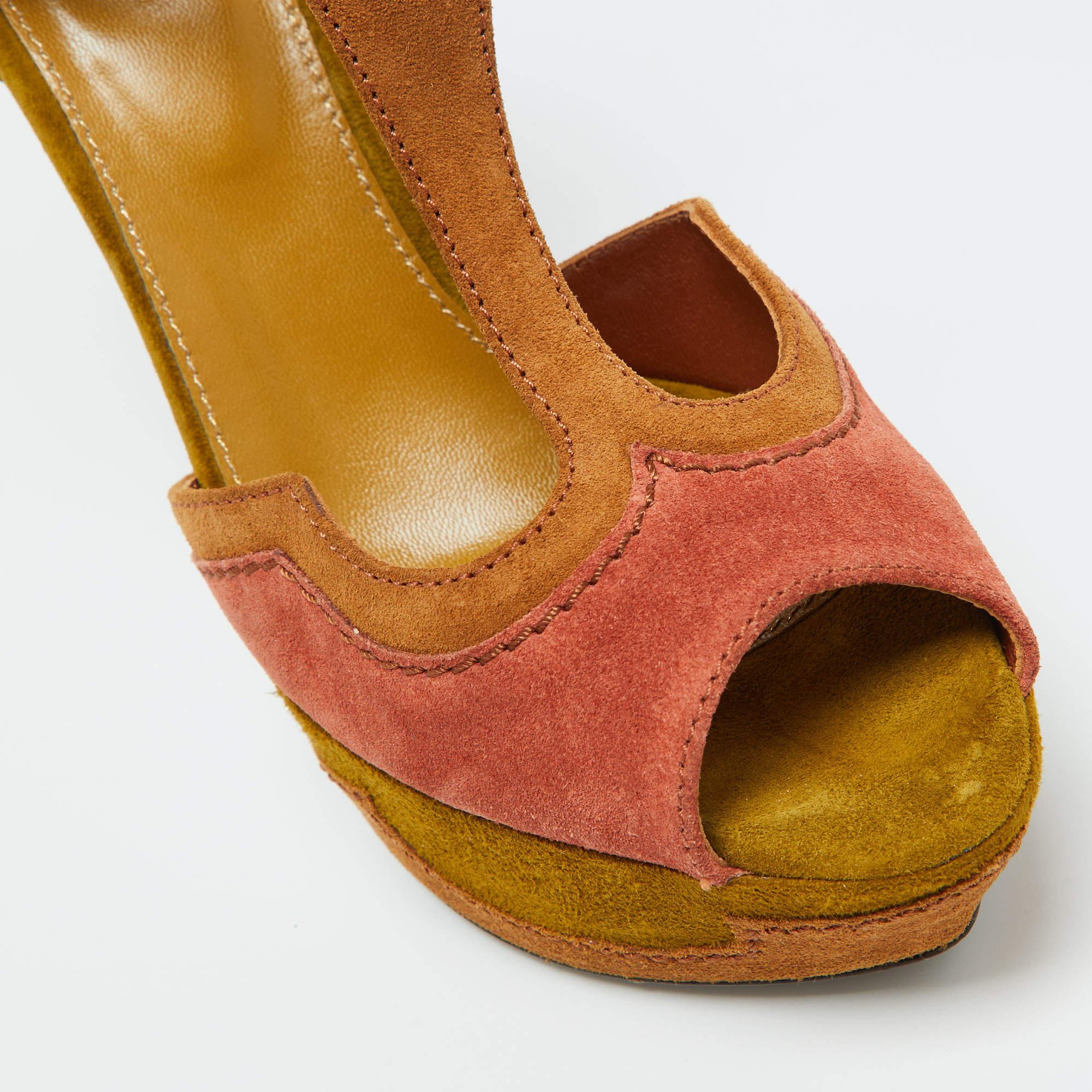 Sergio Rossi Sandales à lanières à talons compensés en daim tricolore, taille 38,5 en vente 2